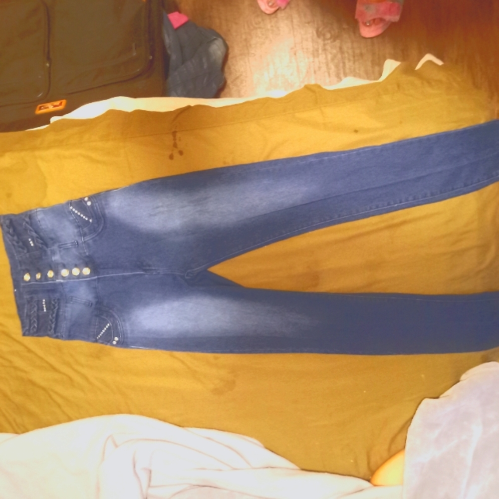 Woman's high waited jeans